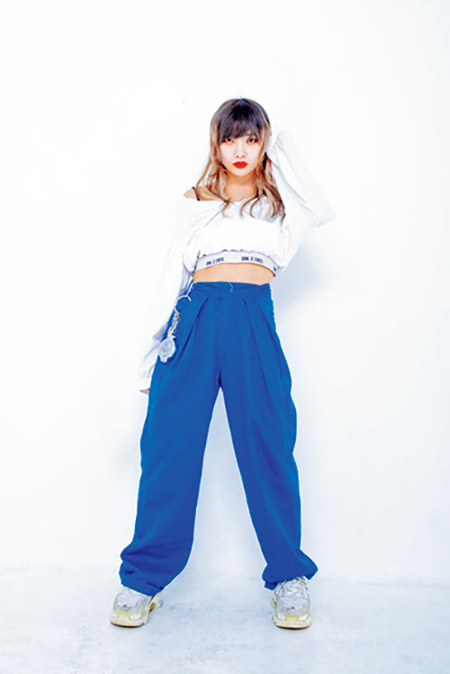 Zoc 香椎かてぃちゃんが着こなす 大胆アニマル柄の夏 秋スイッチコーデ Bis ビス